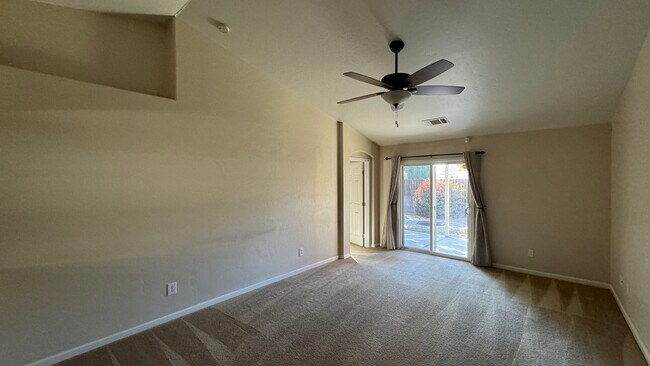 Building Photo - 303 S Parkwest St