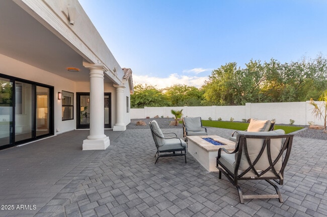 Foto del edificio - 8156 E Questa Rd