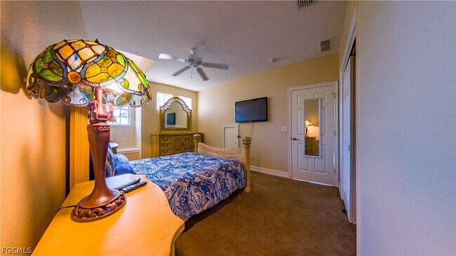 Foto del edificio - 5626 Cape Harbour Dr