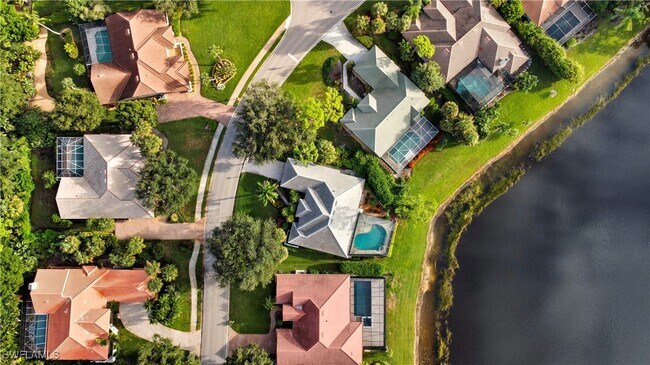 Foto del edificio - 24750 Pennyroyal Dr