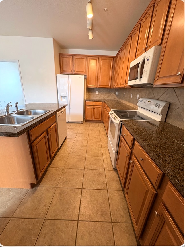 Kitchen - 8490 Canyon Rim Trl Townhome