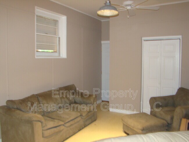 Building Photo - 8 Delane Dr