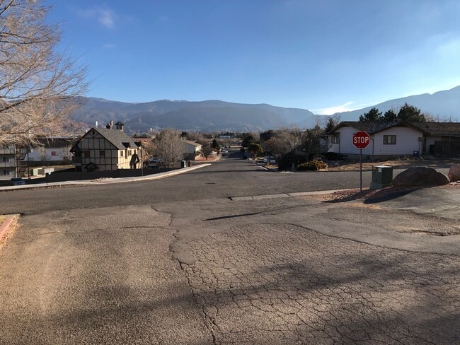 Building Photo - 99 N 1850 W #19
