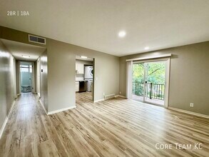 Building Photo - 1132 W 41st Terrace