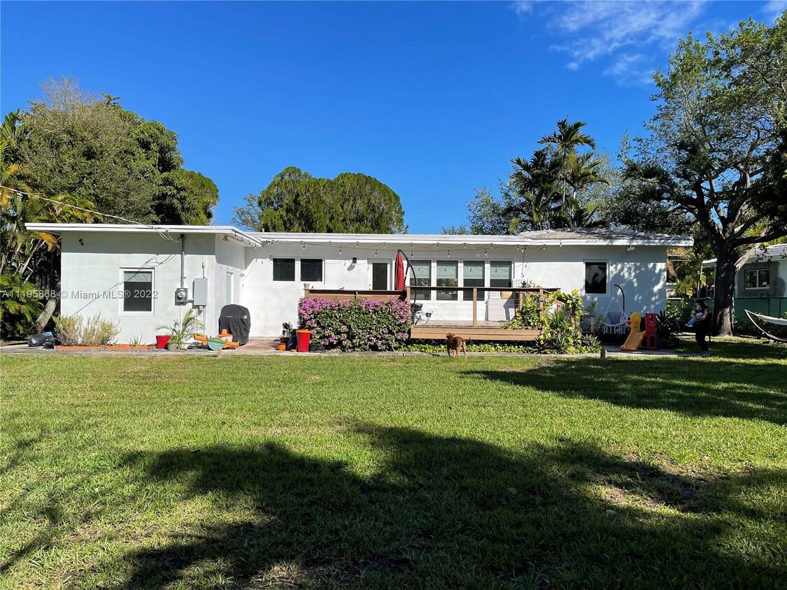 Primary Photo - 864 NE 91st Ter