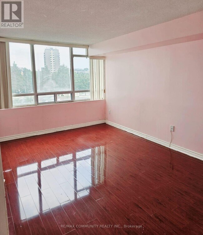 Building Photo - 3050 Ellesmere Rd