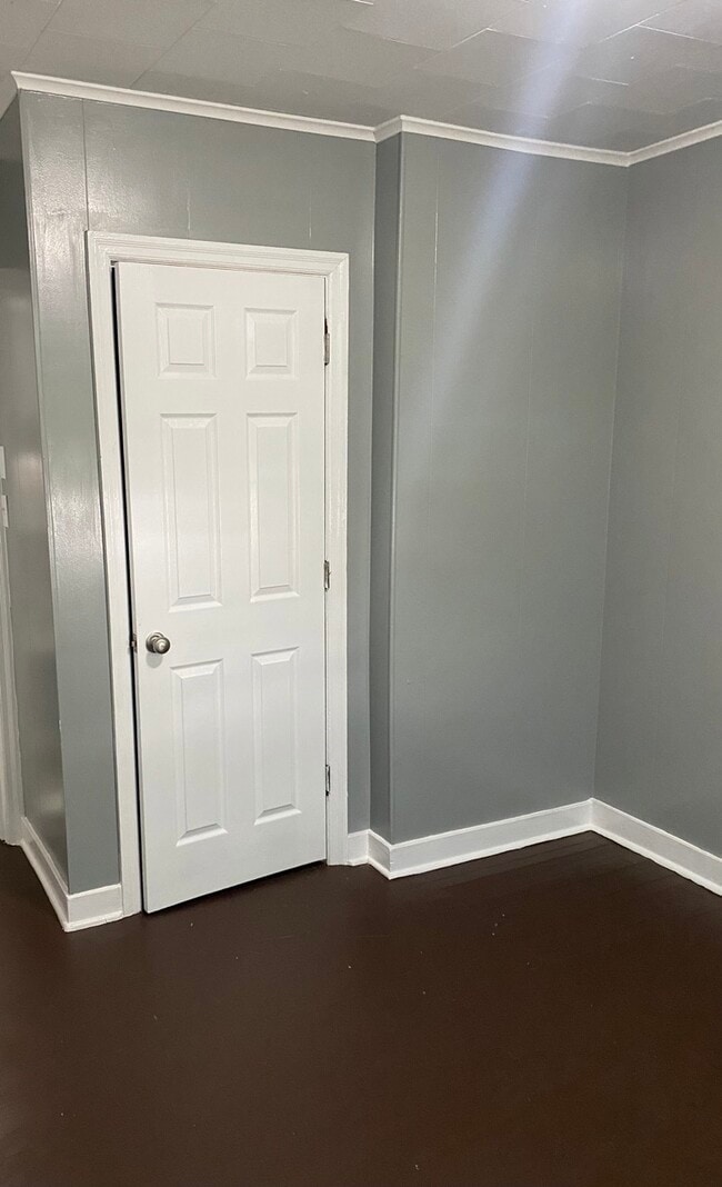 Building Photo - 2830 Little St