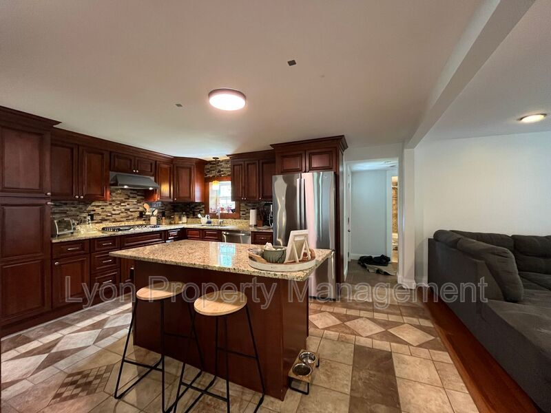 Foto principal - 58 Spooner Ave