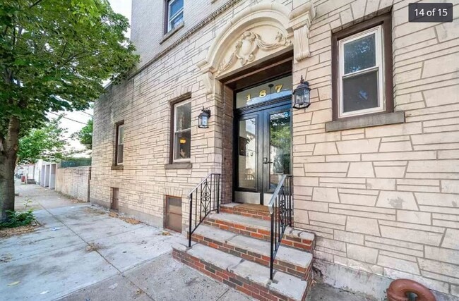Building Photo - 187 Hopkins Ave