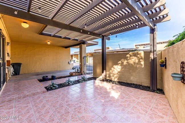 Foto del edificio - 1149 E Rovey Ave