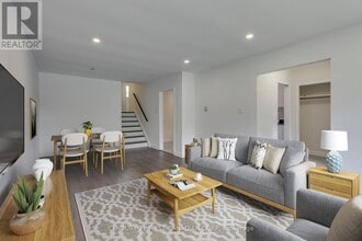 Building Photo - 207 Cairn St