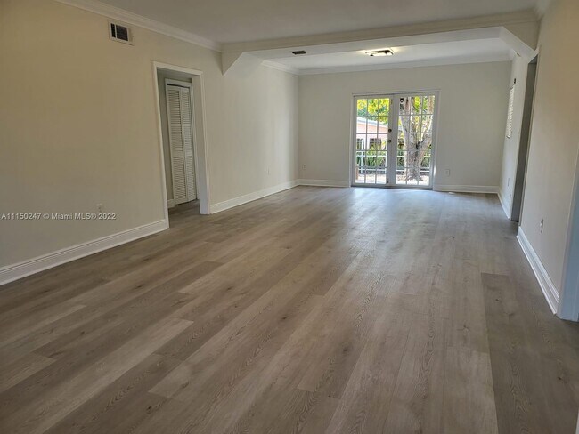 Building Photo - 2330 SW 31st Ave