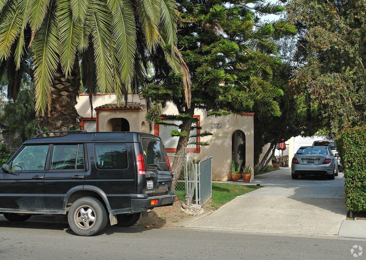 Building Photo - 2527 Elden Ave