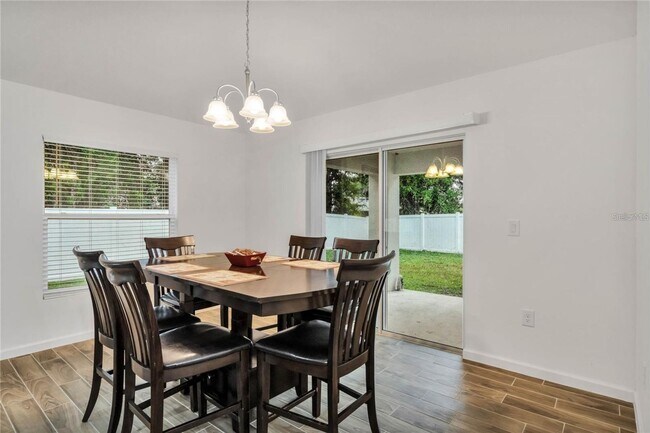 Building Photo - Poinciana Home