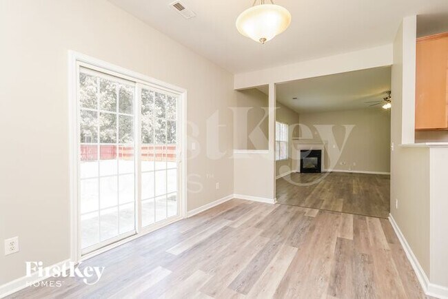 Foto del edificio - 5313 Silverbrook Dr