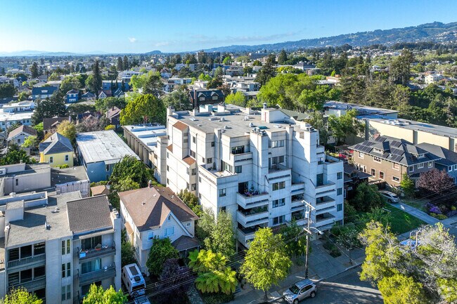 Contexto - 655 Chetwood St