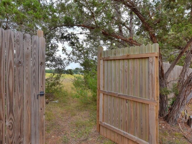 Foto del edificio - 600 Grand Prairie Cir