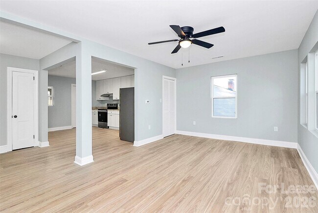 Foto del edificio - 1521 Effingham Rd