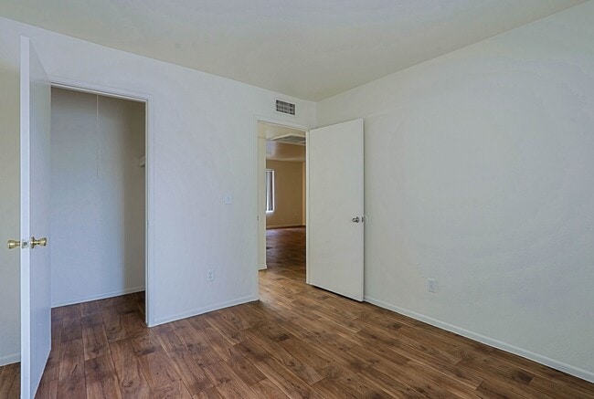 Building Photo - Sahuaro West Apartments