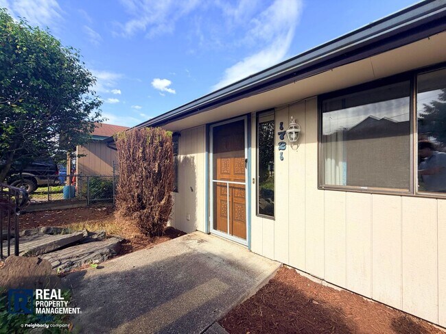 Building Photo - Spacious 2 Bedroom Home with Bonus Den in Prime Puyallup Location