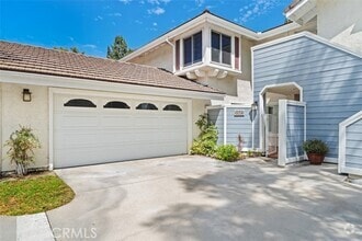 Building Photo - 5527 E Stetson Ct