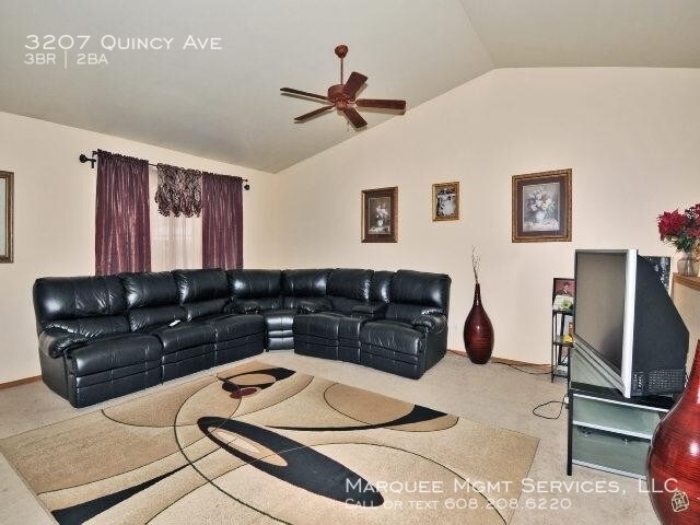 Primary Photo - 3207 Quincy Ave