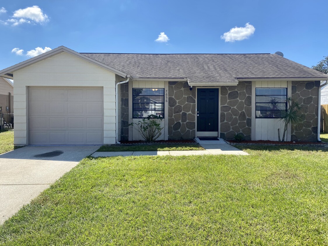 Foto principal - 7656 Mitchell Ranch Rd