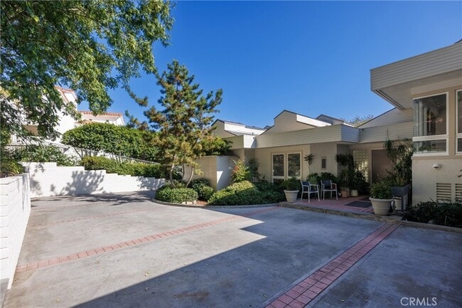 Building Photo - 31561 Peppertree Bend Unit