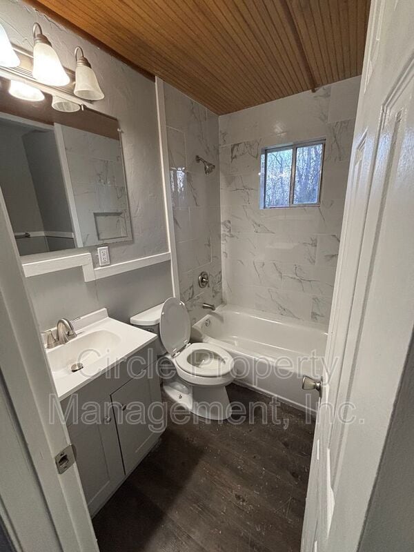 Building Photo - 2711 Monticello Dr NW