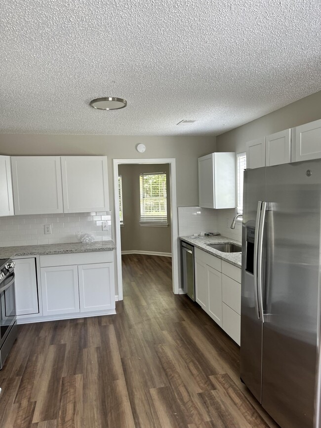 Building Photo - 906 Riverwalk Way