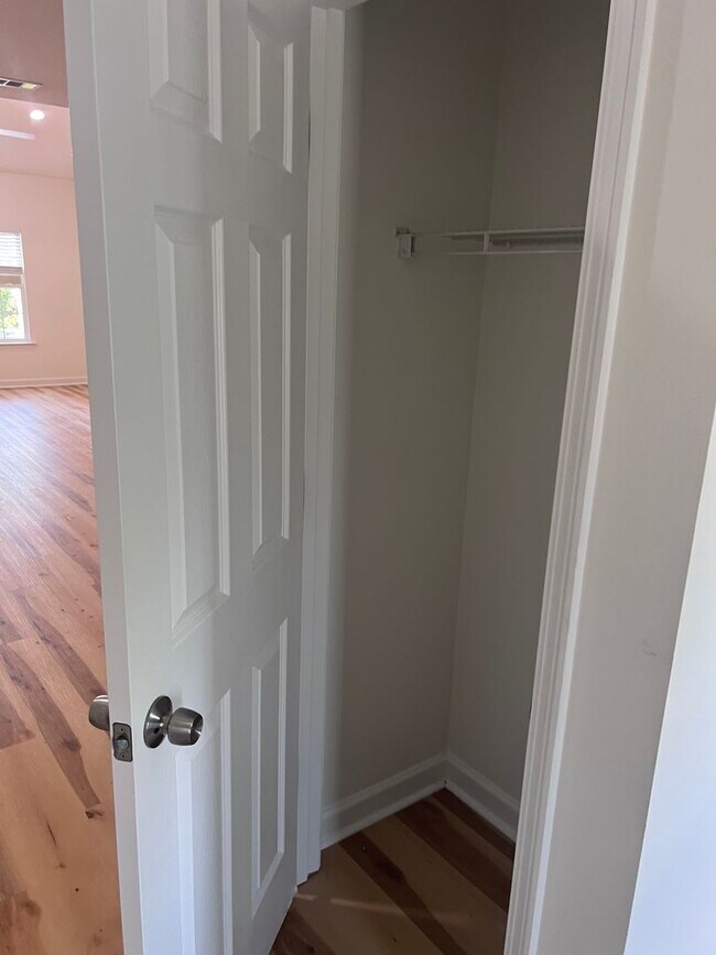 Foto del edificio - Newly renovated 2 bedroom, 2 bathroom condo coming soon!