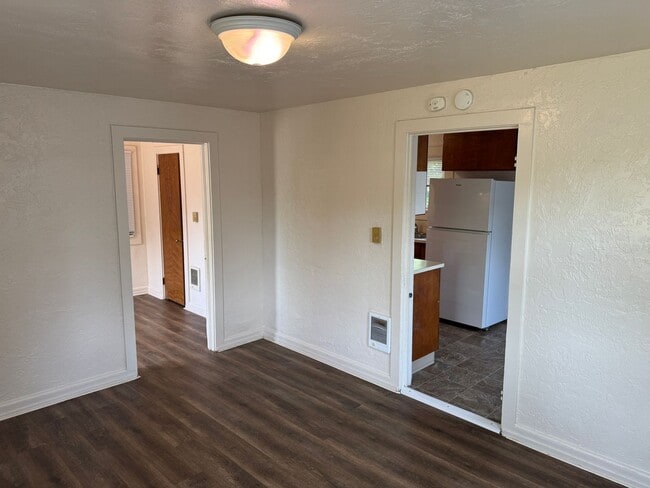 Building Photo - Cute 1 bedroom 1 bathroom house in Eugene!