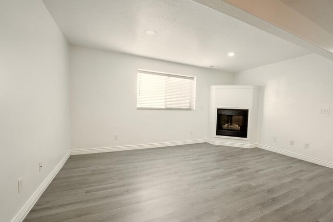 Building Photo - 125 S 1050 W