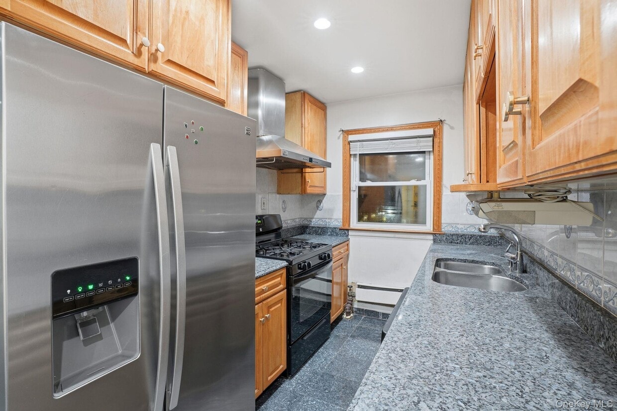 Building Photo - 82-01-82251 251st St