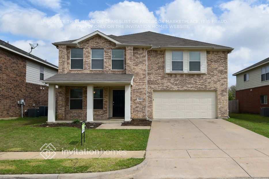 Primary Photo - 1005 Meadowlark Dr