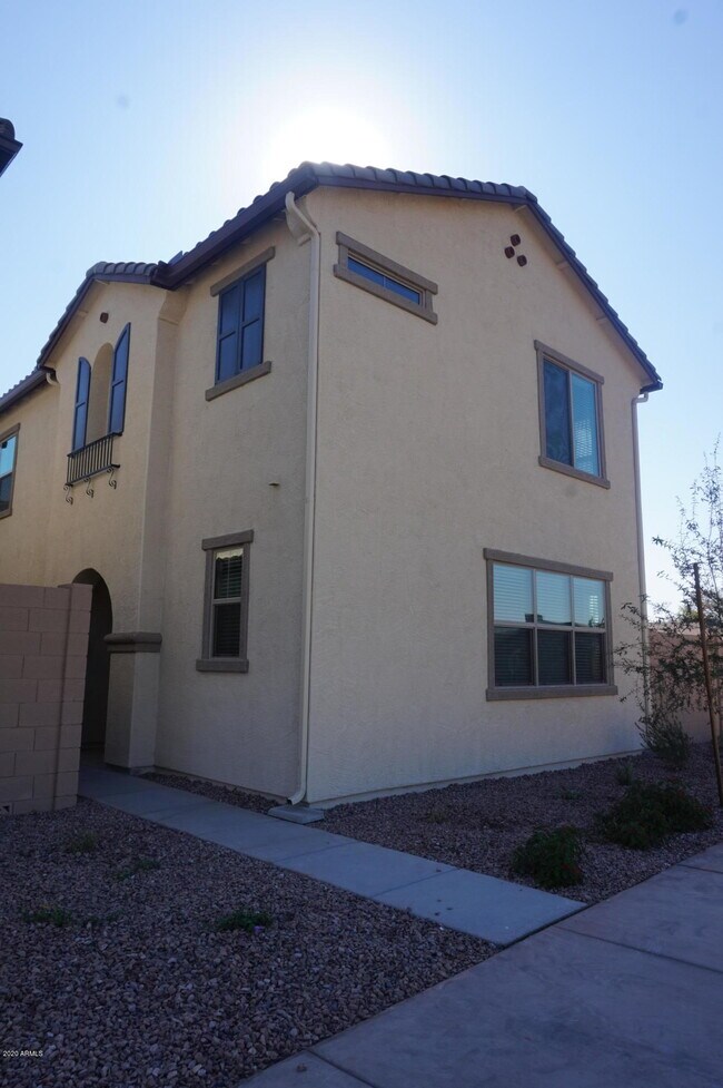 Building Photo - 1662 S 82nd Pl