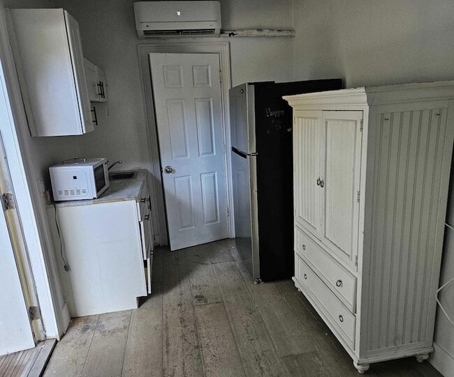 Photo - 1980 Kirk Rd House