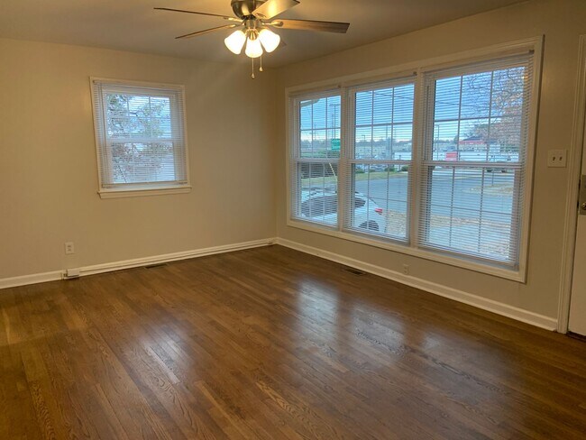 Foto del edificio - Renovated 3 Bedroom across from Golden Gat...