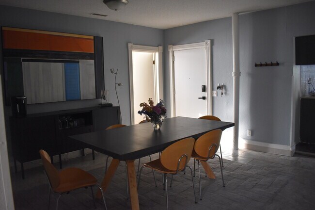 Foto del edificio - 669 Case Ave