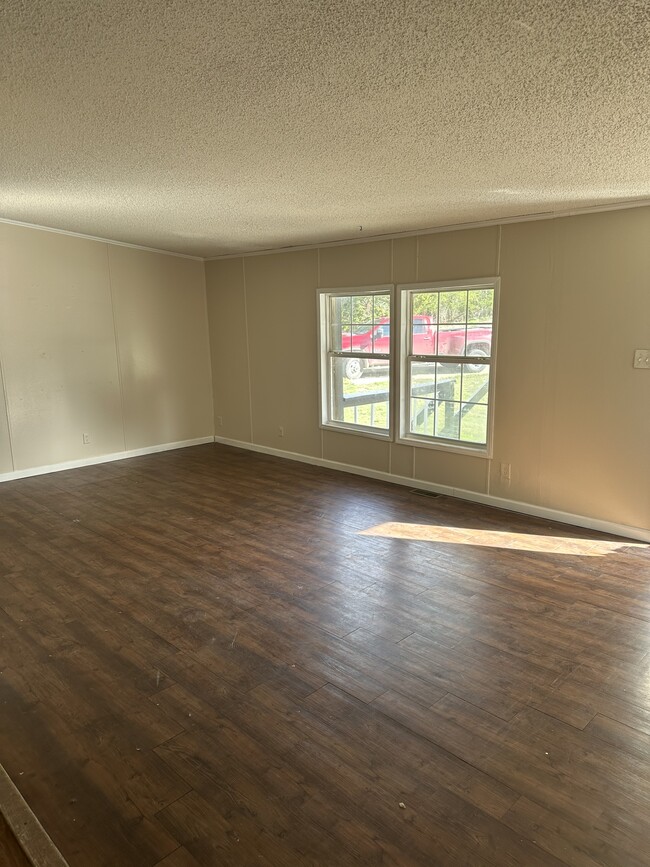 Building Photo - 13 Retama Dr