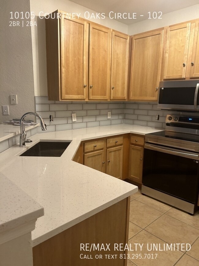 Building Photo - 10105 Courtney Oaks Cir