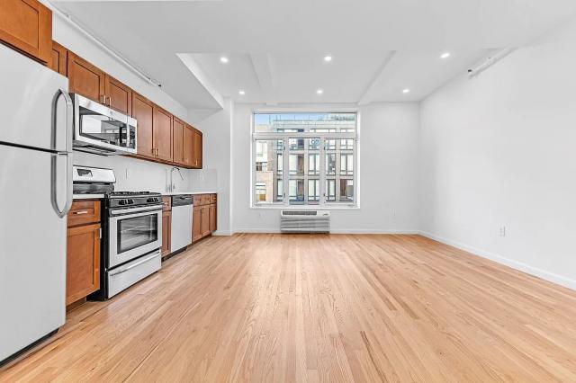 Foto del edificio - 1 bedroom in Brooklyn NY 11205