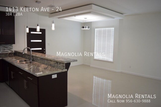 Building Photo - Las Jollas Condominiums II