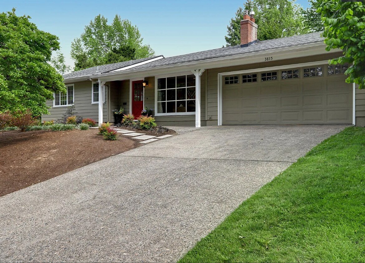 Primary Photo - Tastefully updated one level home in the V...