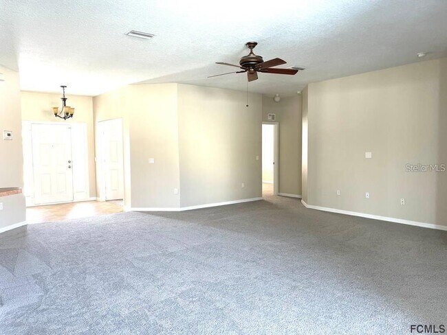 Building Photo - 30 Roxland Ln
