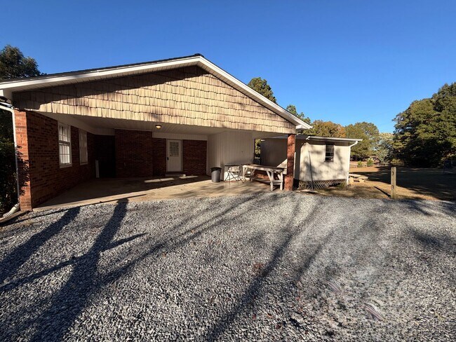 Foto del edificio - COMING SOON!