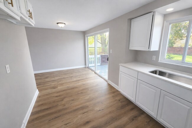 Foto del edificio - 19700 Newton Ave