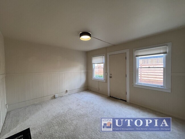 Foto del edificio - 204 Hollister Ave
