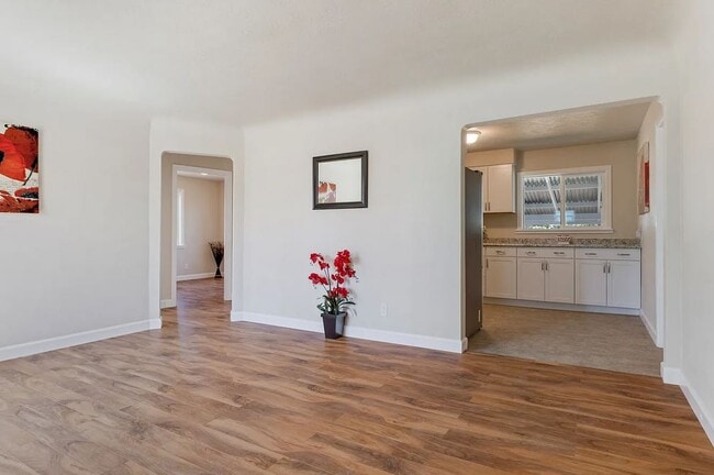 Building Photo - 271 Jennings St