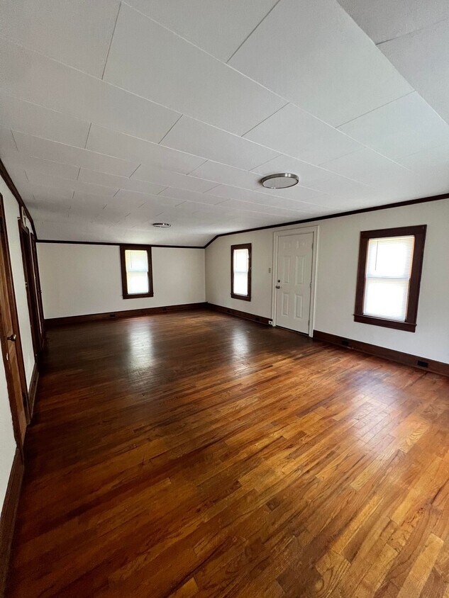 Foto principal - 703 Adderton St